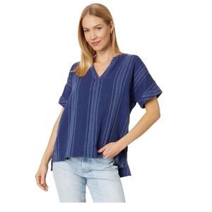 L L Bean Women's Medium blue Cloud Gauze Shirt Short-Sleeve 100% cotton